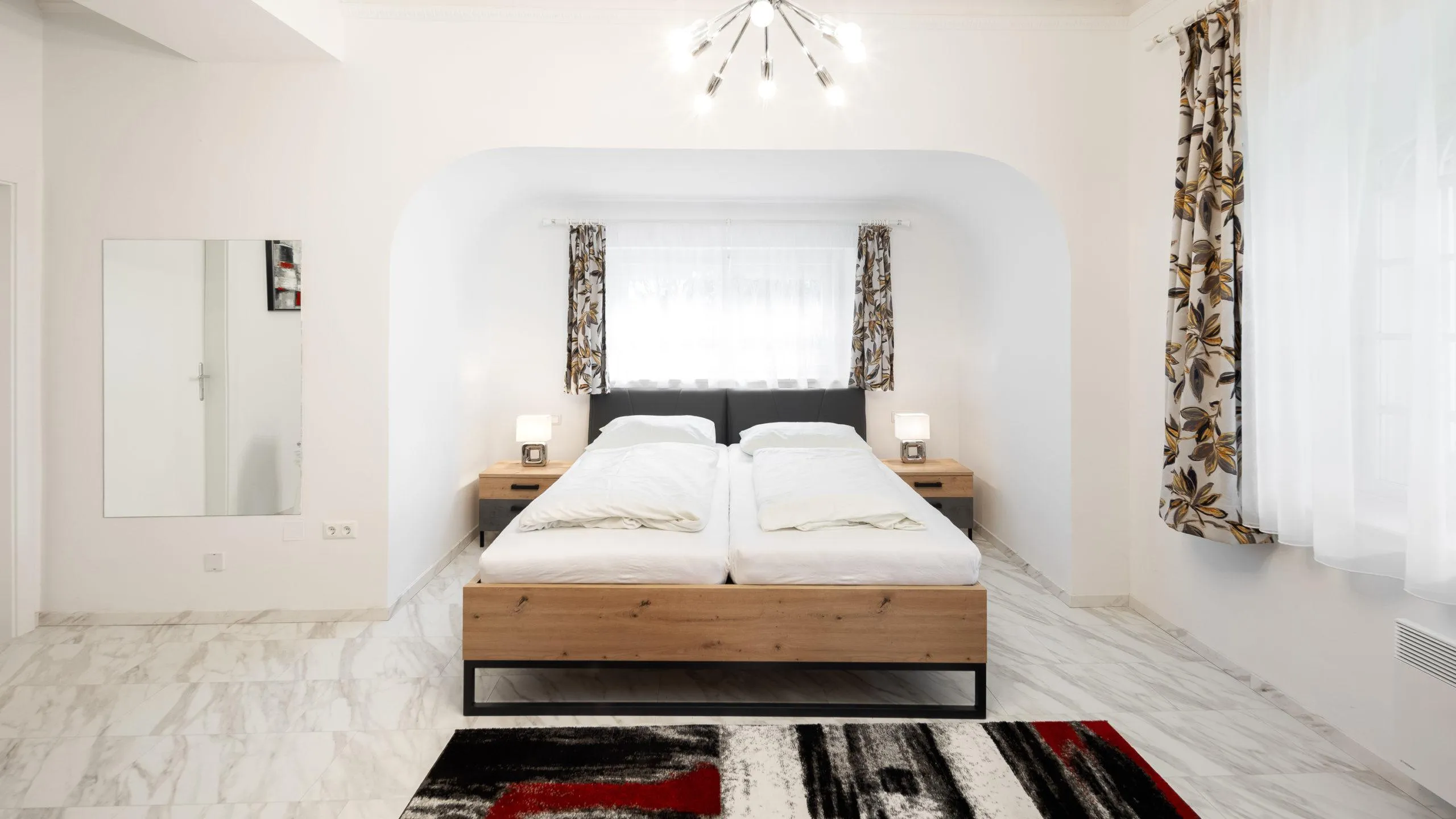 Barrierefreie Ferienwohnung Parkvilla des Strandhotel Orchidee am Klopeiner See Kärnten.