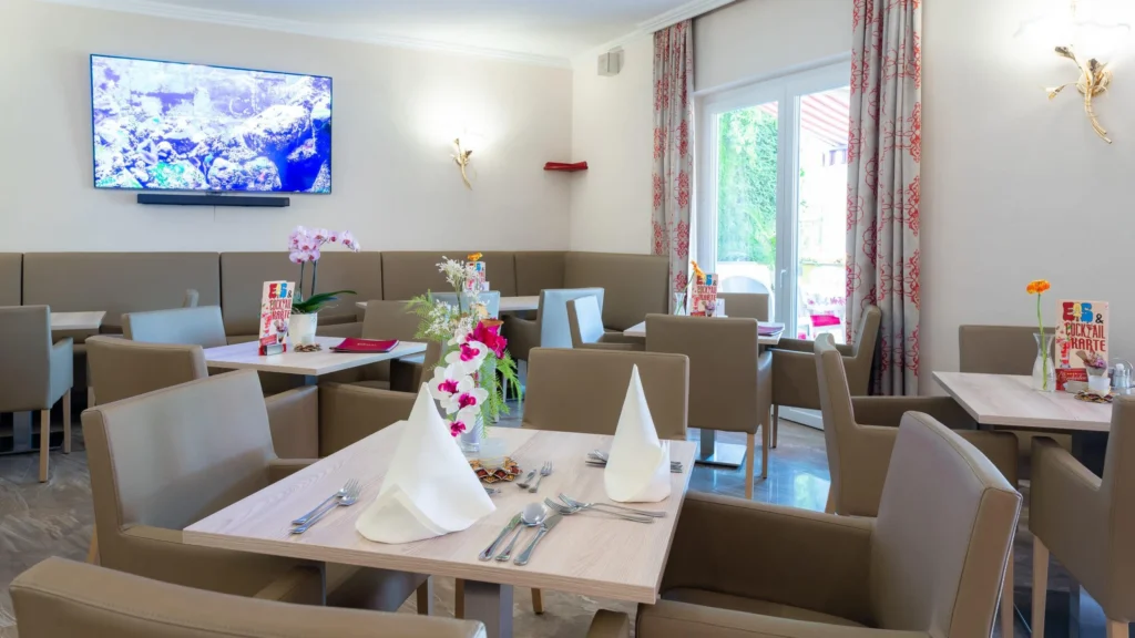 Cafe-Restaurant des barrierefreien Familien-Strandhotel der Inklusion Orchidee am Klopeiner See Kärnten