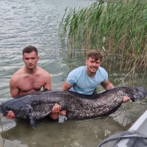 Waller mit über 220cm mit Sohn des Hauses Hardy Christopher Marolt und Schwiegersohn Daniel Höschele