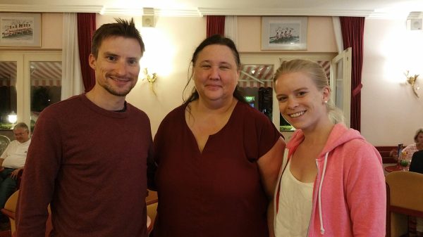 Olympia DLAchter Steuermann Martin Sauer mit Freundin Besuch silber Medaillie 31.8.2016