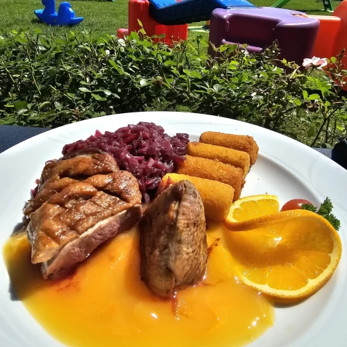 Ente mit Rotkraut Strandhotel Orchidee