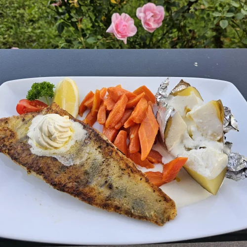 Fischfilet mit Kartoffeln Strandhotel Orchidee