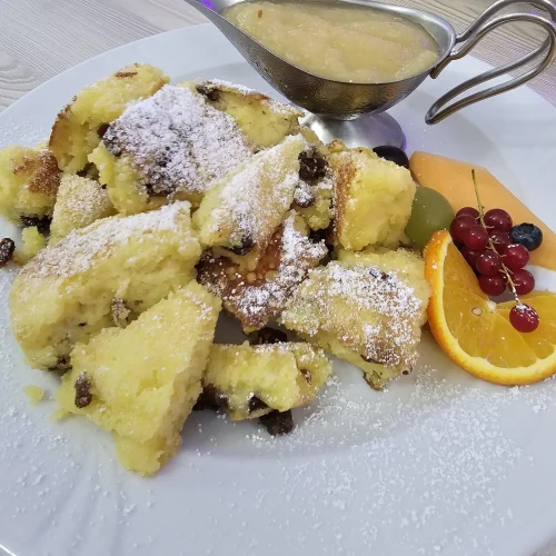 Kaiserschmarrn im öffentlichen Hotel-Cafe-Restaurant Orchidee am Klopeiner See Kärnten